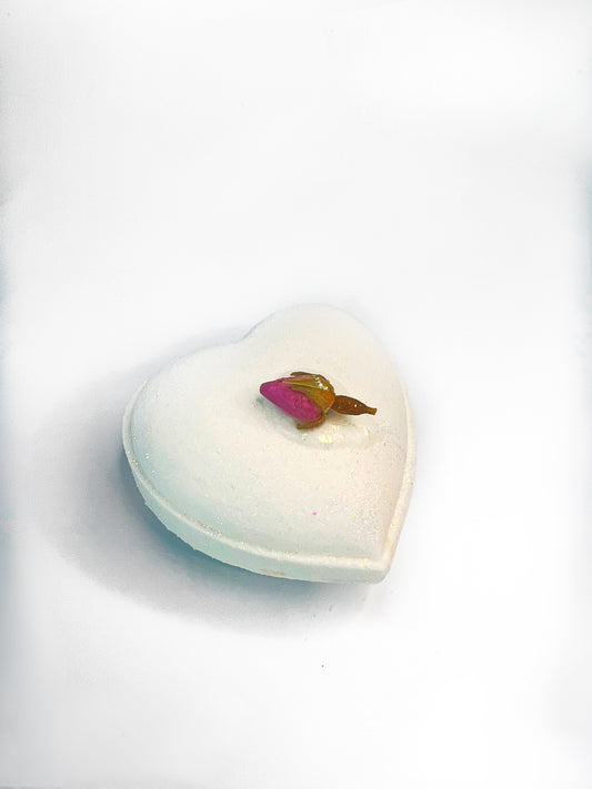 Heart  & Roses Bath Bomb - Enjoy a luxurious bath experience with our aromatic bath bombs. Relax your body and mind and enjoy the beautiful aroma!